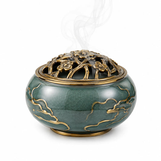 Brûleur d'encens vert avec couvercle ajouré floral doré
